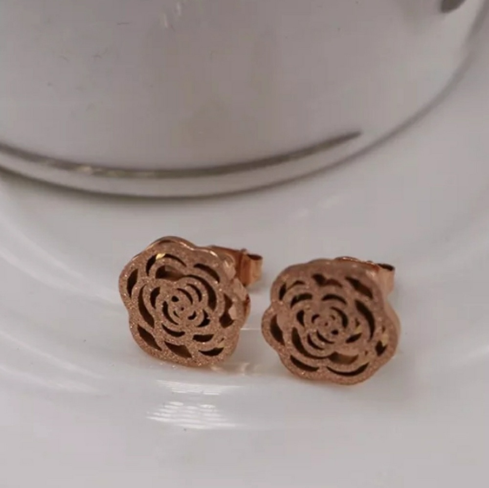 Frosted covered Camellia stud earrings. - Picture 2 of 7